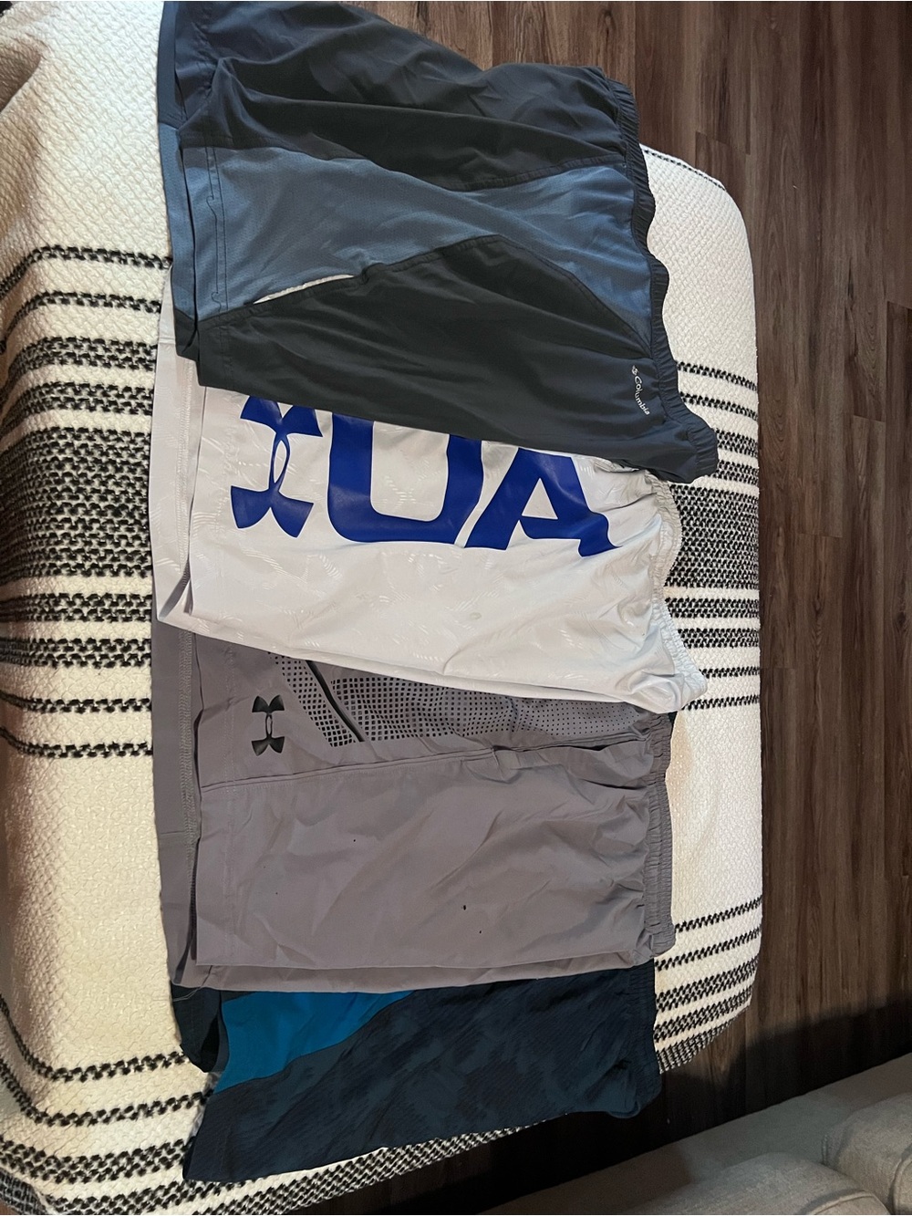 Under Armour and Columbia shorts x4